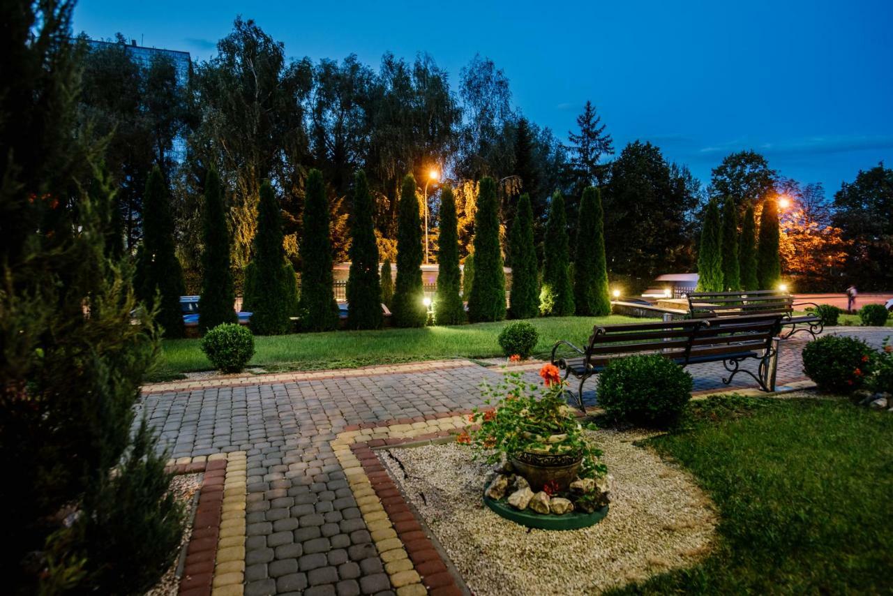 Курортний Готель Золота Корона Truskavets Exterior foto