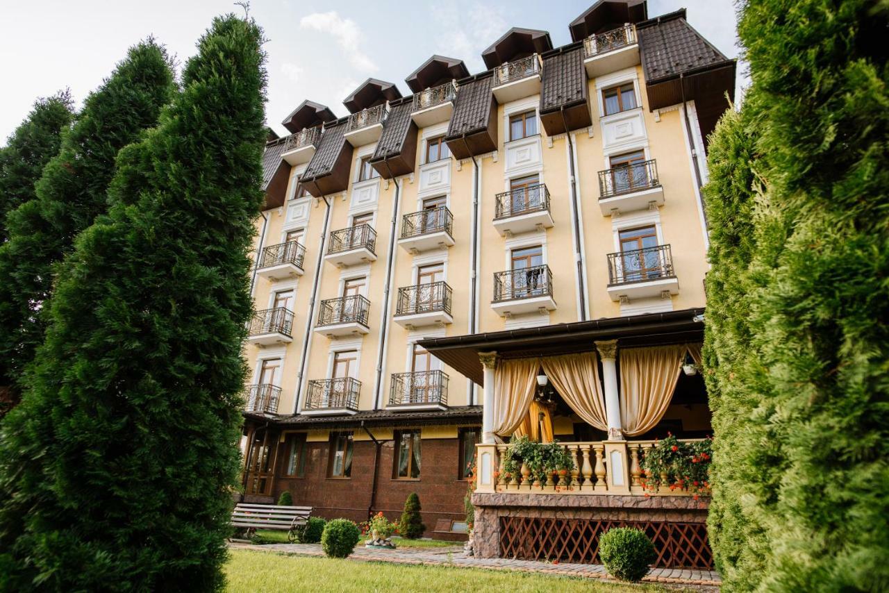 Курортний Готель Золота Корона Truskavets Exterior foto